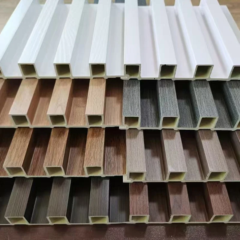 In che modo il pannello scanalato del muro WPC a grana di legno porta un diverso senso di lusso?
